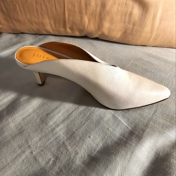 Joie White Leather Pointed Kitten Heels - Size 7 - Picture 9 of 11